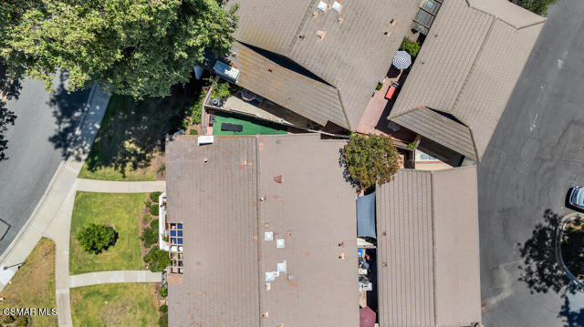 1118 Bright Glen Circle, Westlake Village CA: https://media.crmls.org/mediaz/b4bcf6e6-09b0-40eb-b2a6-f2c79af1e474.jpg