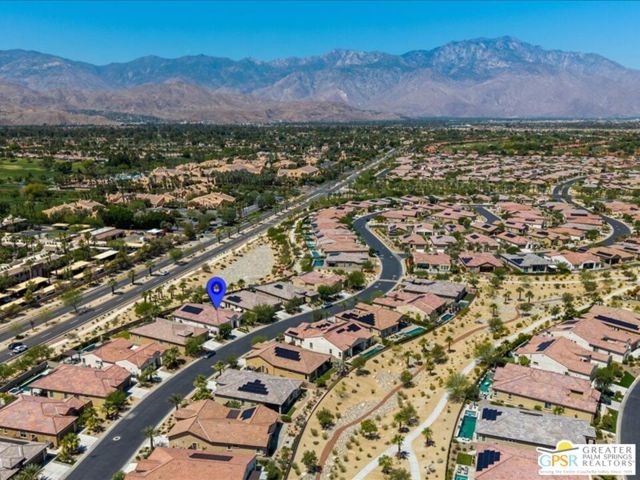 55 Cabernet, Rancho Mirage CA: https://media.crmls.org/mediaz/b4bd1dd9-34dd-48b8-91a5-0dcd7d212131.jpg