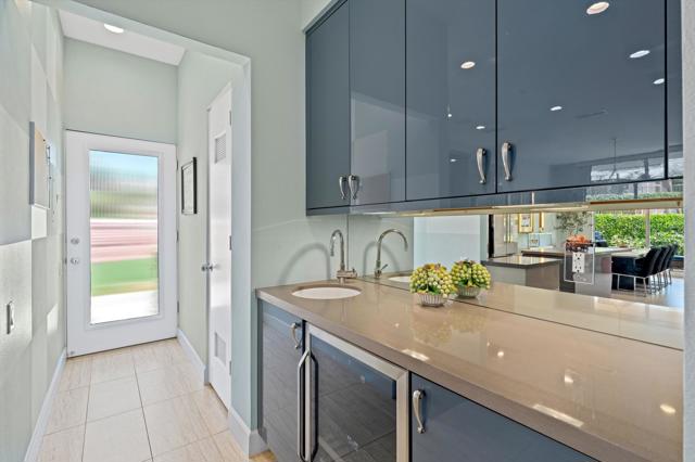 47432 Medina W Drive, Palm Desert CA: https://media.crmls.org/mediaz/b4bd3cf1-3ff8-415a-b023-7bbc8759e06b.jpg