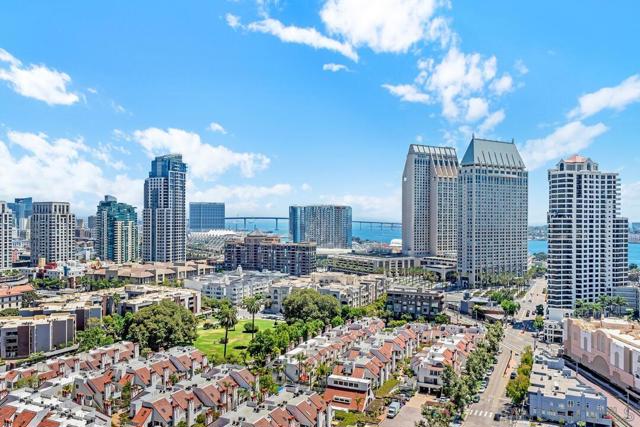 700 W E St, San Diego CA: https://media.crmls.org/mediaz/b4bd6ed9-4d0c-40f0-8838-20ae0c351d83.jpg