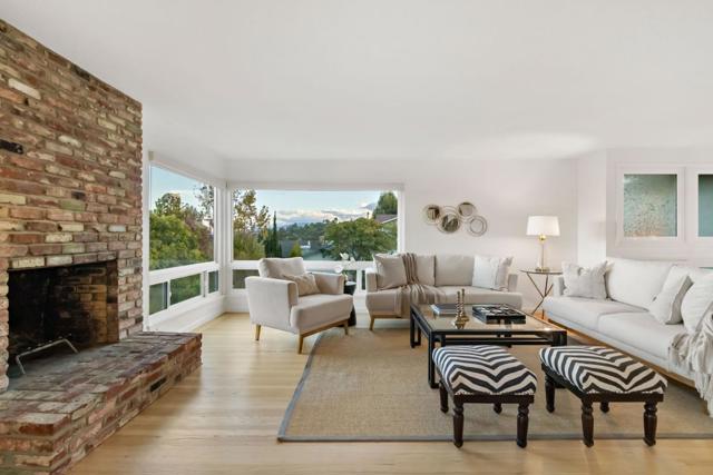 3848 Vineyard Drive, Redwood City CA: https://media.crmls.org/mediaz/b4be735a-bd7d-4659-a816-e28a0e1223a1.jpg