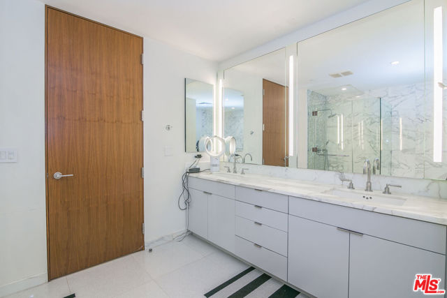 1 W Century Drive, Los Angeles CA: https://media.crmls.org/mediaz/b4bea5f9-20b5-4497-a415-6c5e04fa3a13.jpg