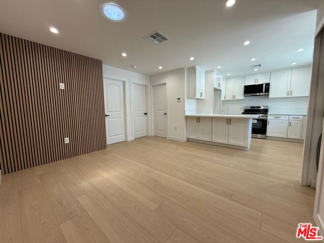 5759 1/2 Lemp Avenue, North Hollywood CA: https://media.crmls.org/mediaz/b4bee349-05bd-4553-a566-47cbe017f86a.jpg