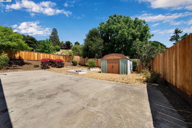 635 Janice Ave, Hayward CA: https://media.crmls.org/mediaz/b4bf43ba-8f08-4b61-813f-720eb1a72201.jpg