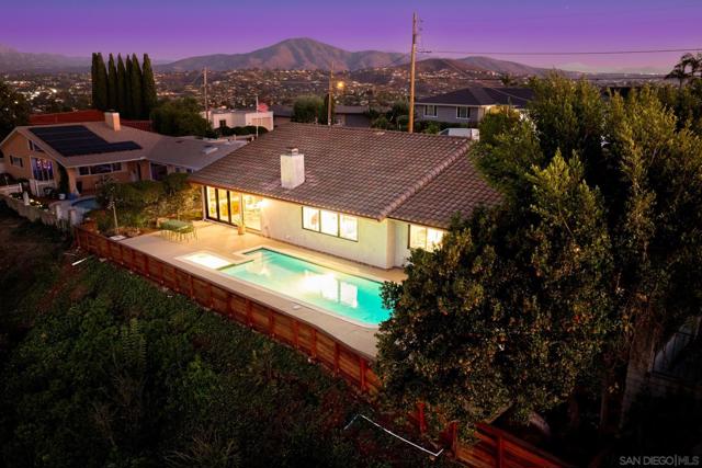 4176 E Arrieta Circle, La Mesa CA: https://media.crmls.org/mediaz/b4bf65a1-7f16-43e5-b05f-3b3e69e76c96.jpg