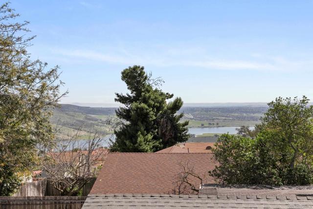 9811 Eucalyptus St, Spring Valley CA: https://media.crmls.org/mediaz/b4bf6a98-1975-4637-8e9c-8abe1b92668a.jpg