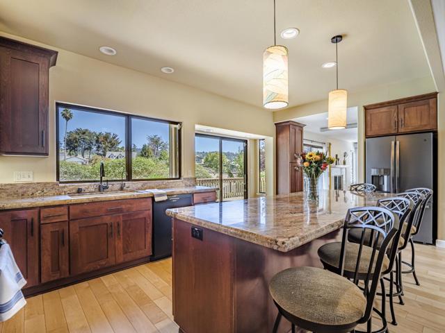 14 Sageland Court, Scotts Valley CA: https://media.crmls.org/mediaz/b4bf7ae4-4dde-42dd-820e-4c6d701db7c6.jpg