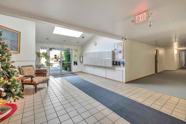 203 Vista Prieta Court, Santa Cruz CA: https://media.crmls.org/mediaz/b4bfcc1f-5bbf-4290-8145-1b093ede557f.jpg