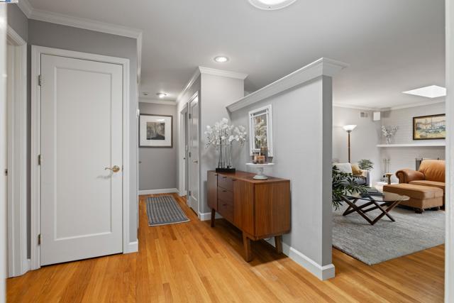 4457 LINDA WAY, Pleasanton CA: https://media.crmls.org/mediaz/b4c029e7-a4cc-470f-9f72-9b0191501d8c.jpg
