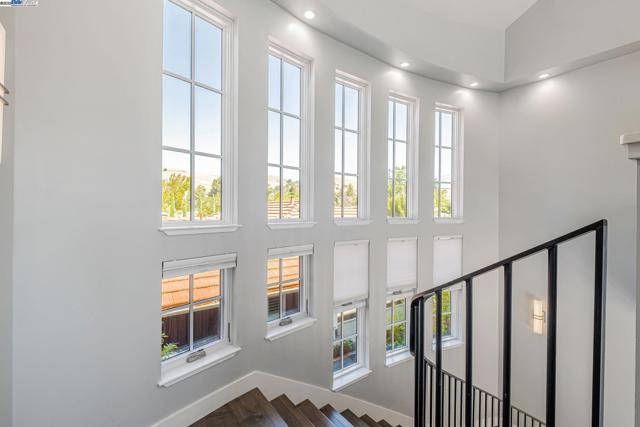 375 Hillview Dr, Fremont CA: https://media.crmls.org/mediaz/b4c08107-5b33-4490-af15-bbf4d0832890.jpg