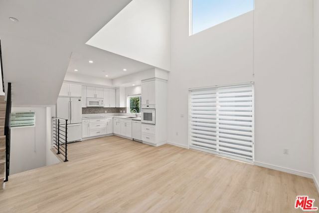 1187 CRENSHAW Boulevard, Los Angeles CA: https://media.crmls.org/mediaz/b4c08190-d958-4745-a6e8-359cebcb3a23.jpg