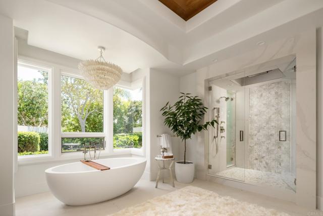 7888 Muirfield Way, Rancho Santa Fe CA: https://media.crmls.org/mediaz/b4c0d2cf-41ce-401d-9edd-99c73a130ca0.jpg