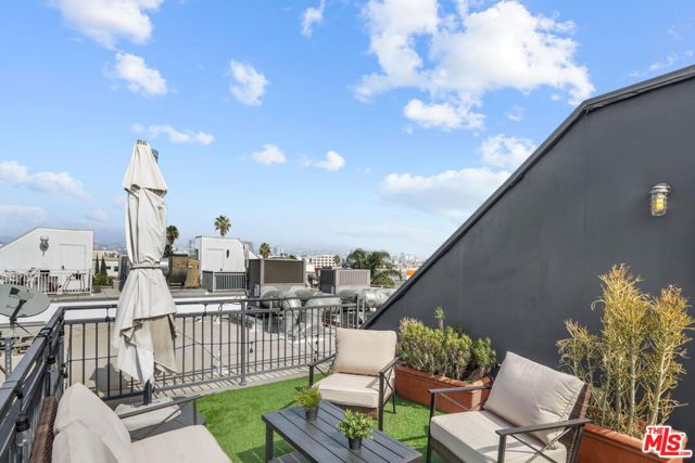 803 Wilcox Avenue, Los Angeles CA: https://media.crmls.org/mediaz/b4c1ab74-c475-4a84-9b1a-4900c52cec62.jpg