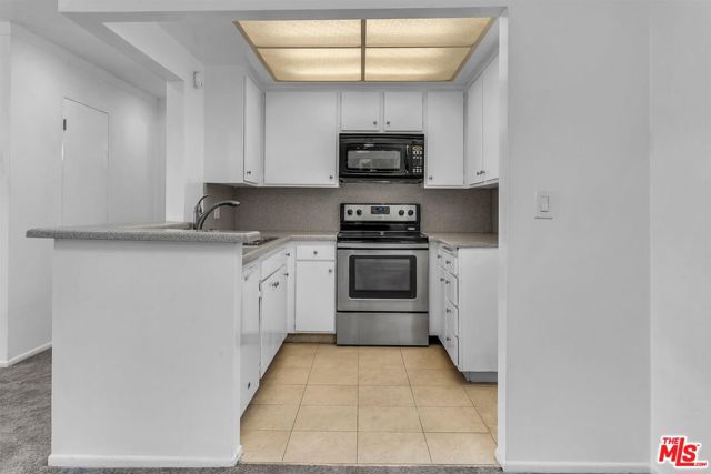 12720 Burbank Boulevard, 211 photo 6