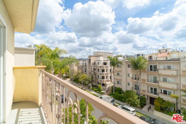 123 S Clark Drive, West Hollywood CA: https://media.crmls.org/mediaz/b4c286a4-7172-47e2-beb9-c382ea27a6a2.jpg