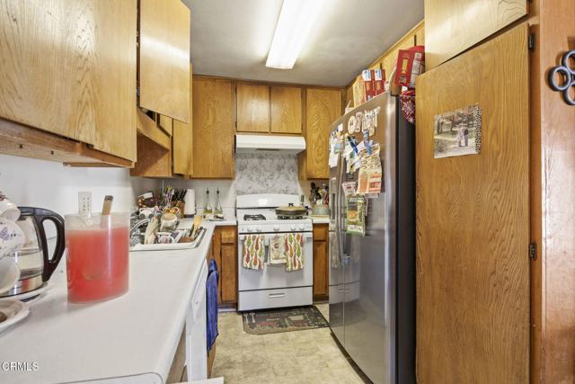 1401 Glenwood Drive, Oxnard CA: https://media.crmls.org/mediaz/b4c2cef3-eb25-4839-a8ed-510150e842a7.jpg