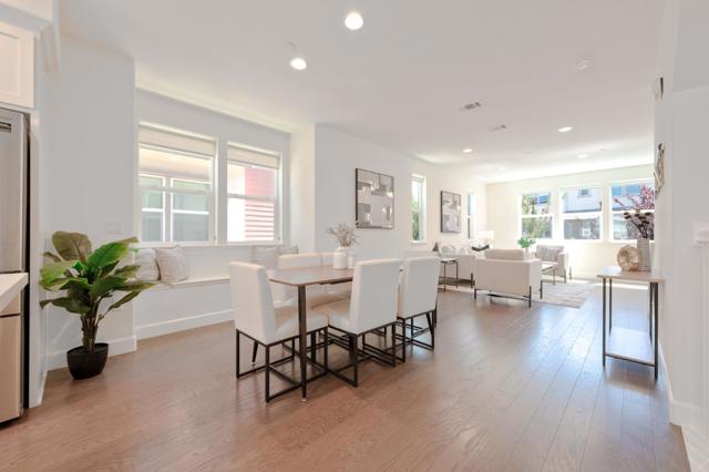 712 Bramble Terrace, Sunnyvale CA: https://media.crmls.org/mediaz/b4c2cf8c-fa1a-4520-b05f-c105bc645762.jpg