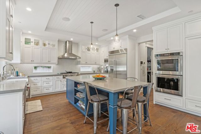 3143 Shelby Drive, Los Angeles CA: https://media.crmls.org/mediaz/b4c4e508-3a24-4cee-abfd-6897f3293fe8.jpg