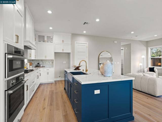 245 Haleena Place, Walnut Creek CA: https://media.crmls.org/mediaz/b4c59e39-4396-447c-901b-0069f7535fa5.jpg