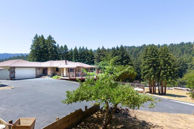 16400 Highway 9, Boulder Creek CA: https://media.crmls.org/mediaz/b4c5b7b4-89a4-4eb7-9e0f-4c667be4bddd.jpg