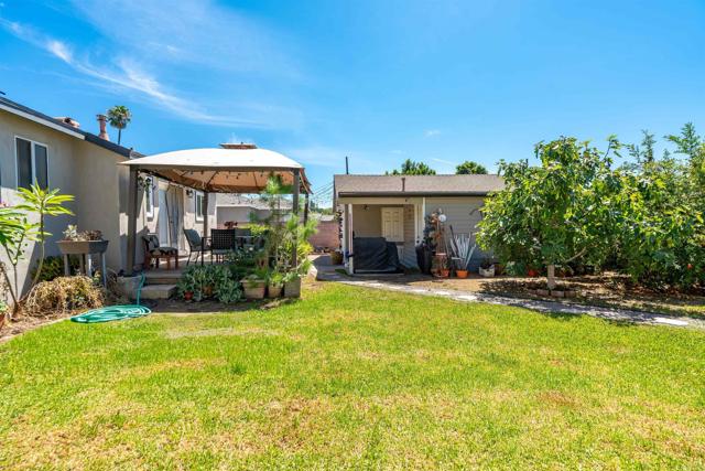 1617 Fairdale Avenue, Duarte CA: https://media.crmls.org/mediaz/b4c5c8a9-a898-4e98-b396-cbd8fa83480a.jpg
