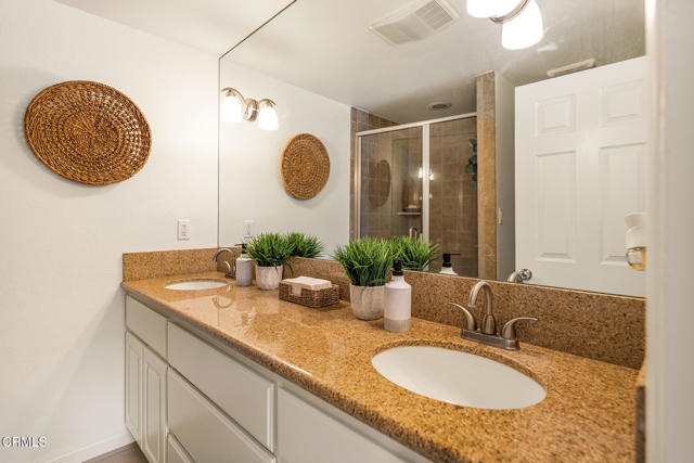 1853 Country Place, Ojai CA: https://media.crmls.org/mediaz/b4c67650-eb30-4b84-b6bb-fa6d492c28ce.jpg