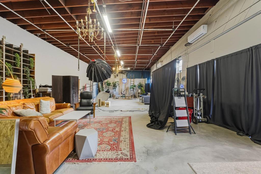 3065 Reynard Way - photo 19