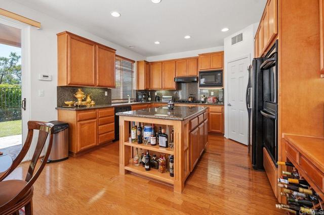Detail Gallery Image 15 of 45 For 3971 via Cangrejo, San Diego,  CA 92130 - 4 Beds | 3 Baths