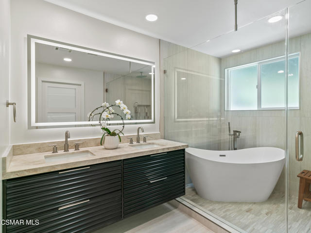 29831 White Otter Lane, Laguna Niguel CA: https://media.crmls.org/mediaz/b4c8727a-18fe-401e-92b4-089668e5c965.jpg