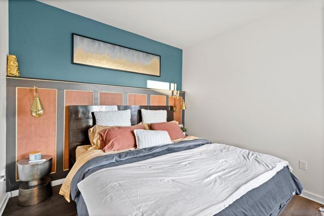 2875 B Street, San Diego CA: https://media.crmls.org/mediaz/b4c8b846-b6dc-498f-8b95-ba029352f82f.jpg