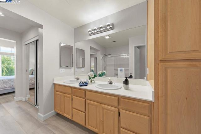 253 Bellington Cmn, Livermore CA: https://media.crmls.org/mediaz/b4c8ee69-447e-43be-91fd-a493e392cf65.jpg