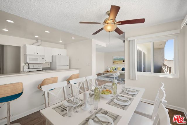 18002 Coastline Drive, Malibu CA: https://media.crmls.org/mediaz/b4c8f02e-7f0a-4c05-a6c6-eaec1edf27d3.jpg