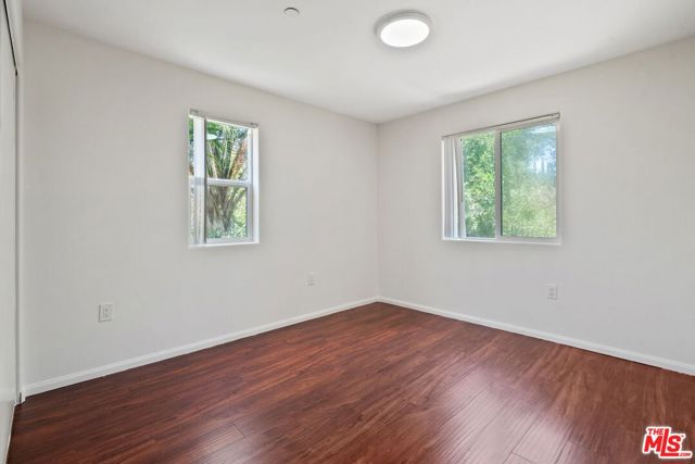 15939 Victory Boulevard, Van Nuys CA: https://media.crmls.org/mediaz/b4c9849f-d99d-4dc5-87cd-ac9671c22754.jpg