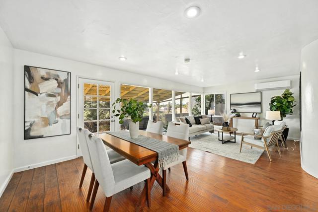 6371 Celia Vista Dr, San Diego CA: https://media.crmls.org/mediaz/b4ca18eb-f609-4e1c-8a93-a527888f2356.jpg