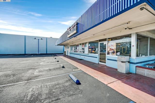 Image 8 of 32 For 2601 Alvarado St.