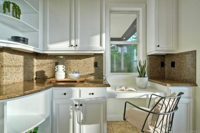 1664 Aryana Drive, Encinitas CA: https://media.crmls.org/mediaz/b4cb6fcf-ff31-42a3-959c-e9ebf21e5b8e.jpg