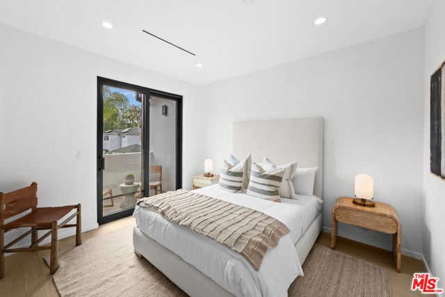 2631 Castle Heights Place, Los Angeles CA: https://media.crmls.org/mediaz/b4cb95dd-2ab1-4b2b-8714-1ca72aec50e1.jpg