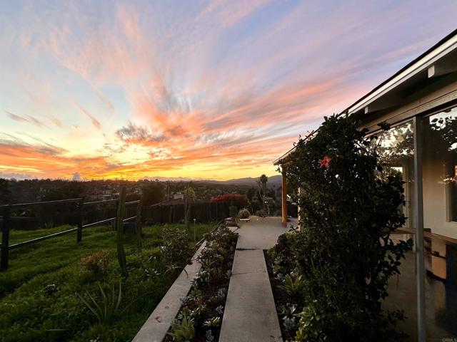 Detail Gallery Image 2 of 38 For 535 Minnesota Ave, Fallbrook,  CA 92028 - 3 Beds | 2 Baths