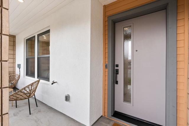 609 E Evelyn Avenue, Sunnyvale CA: https://media.crmls.org/mediaz/b4cbaa37-6245-49ae-ab6e-19cf8b514b9e.jpg