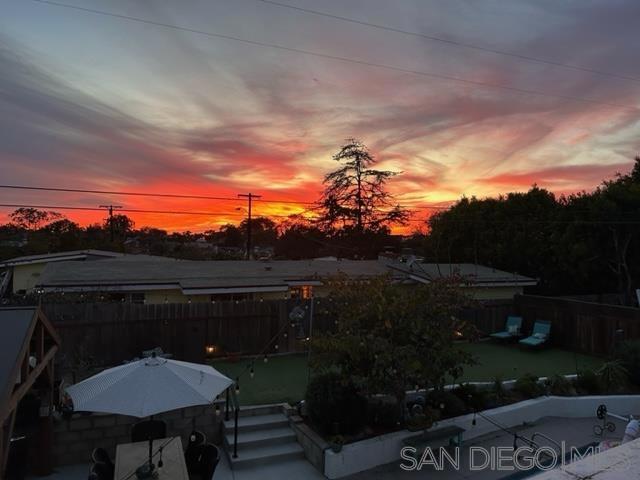 3275 Maezel Ln, Carlsbad CA: https://media.crmls.org/mediaz/b4cbc323-c087-4b1b-8a93-13723384210f.jpg