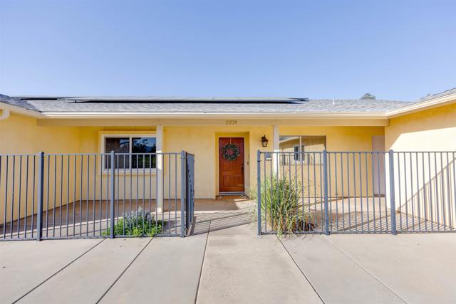 Detail Gallery Image 9 of 54 For 2209 Boundary Ave, Ramona,  CA 92065 - 4 Beds | 2/1 Baths