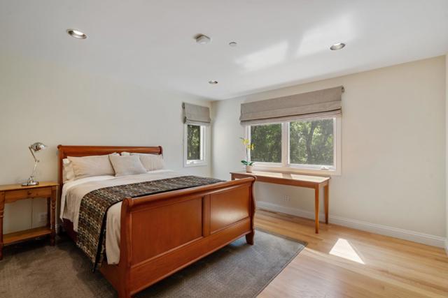 55 Vista Verde Way, Portola Valley CA: https://media.crmls.org/mediaz/b4ccf4e6-aaa9-44e7-8b90-77b8eb8c71a0.jpg