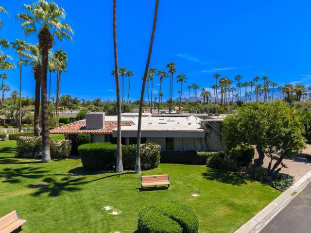 140 Columbia Drive, Rancho Mirage CA: https://media.crmls.org/mediaz/b4cd6e29-25ff-4a4e-a536-ceb08f13502a.jpg