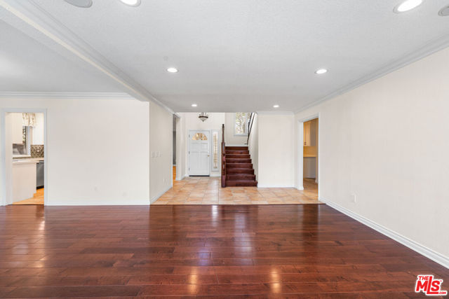 26065 Bellis Drive, Valencia CA: https://media.crmls.org/mediaz/b4cddf90-97d4-4599-b982-b9ebf5f3bcdc.jpg