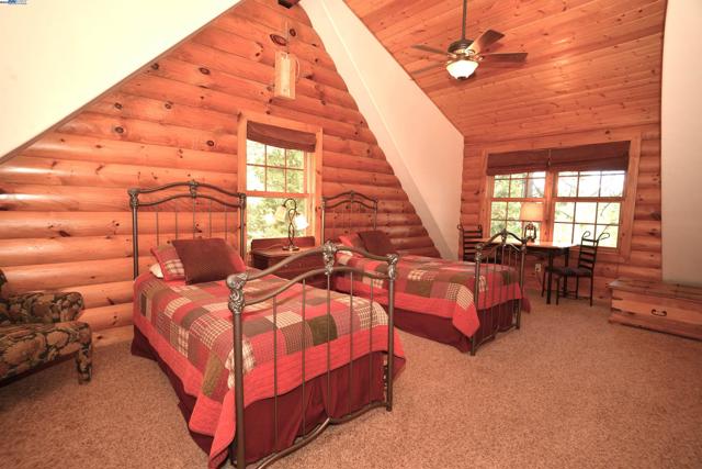 14068 Gas Canyon Rd, Nevada City CA: https://media.crmls.org/mediaz/b4ce2d93-c0bf-4e7b-9efc-3de6c3fad970.jpg