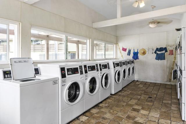 615 Fredricks Avenue, Oceanside CA: https://media.crmls.org/mediaz/b4ce3395-3865-4af2-831c-aee3ed9fcf8c.jpg