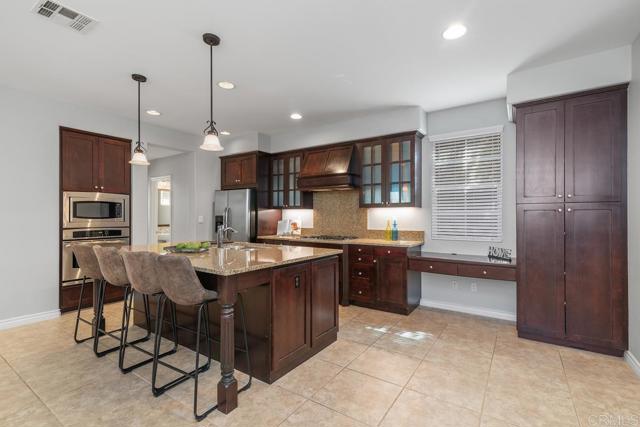 Detail Gallery Image 14 of 52 For 6211 Dartington Way, Carlsbad,  CA 92009 - 4 Beds | 3/1 Baths