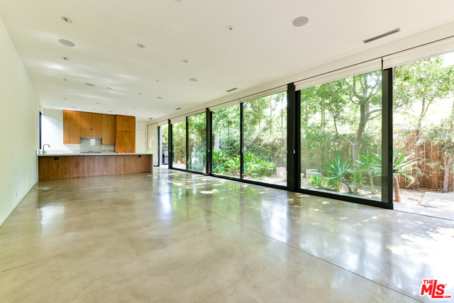 848 Milwood Avenue, Venice CA: https://media.crmls.org/mediaz/b4cf1b65-607a-414a-b07d-f182d8bc8b18.jpg