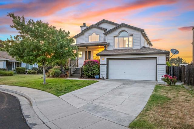 9082 Spencer Court, Gilroy CA: https://media.crmls.org/mediaz/b4cfcaef-1140-4259-9dff-40d930dfe274.jpg