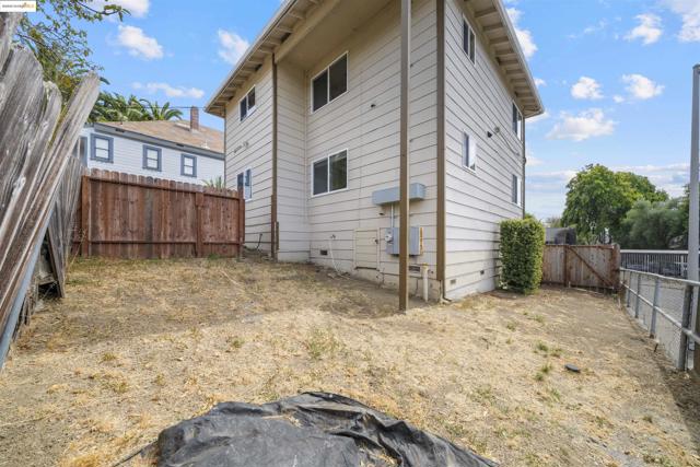 100 Carolina St, Vallejo CA: https://media.crmls.org/mediaz/b4d01b57-0133-4f8b-9f28-711e658c4c30.jpg
